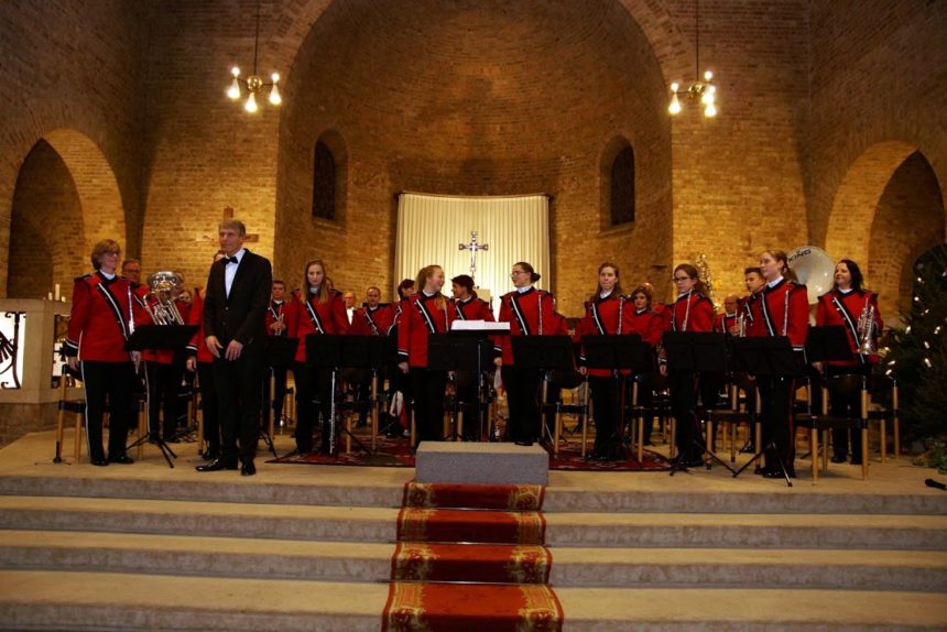 Nagenieten: Winterconcert Show- & Marchingband ViJoS Nagenieten: Winterconcert Show- & Marchingband ViJoS