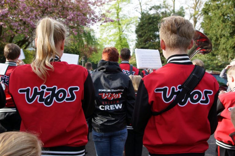 Jong ViJoS en ViJoS tijdens Koningsdag