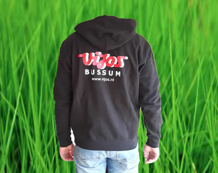 Hooded sweater met ViJoS-logo op de rug